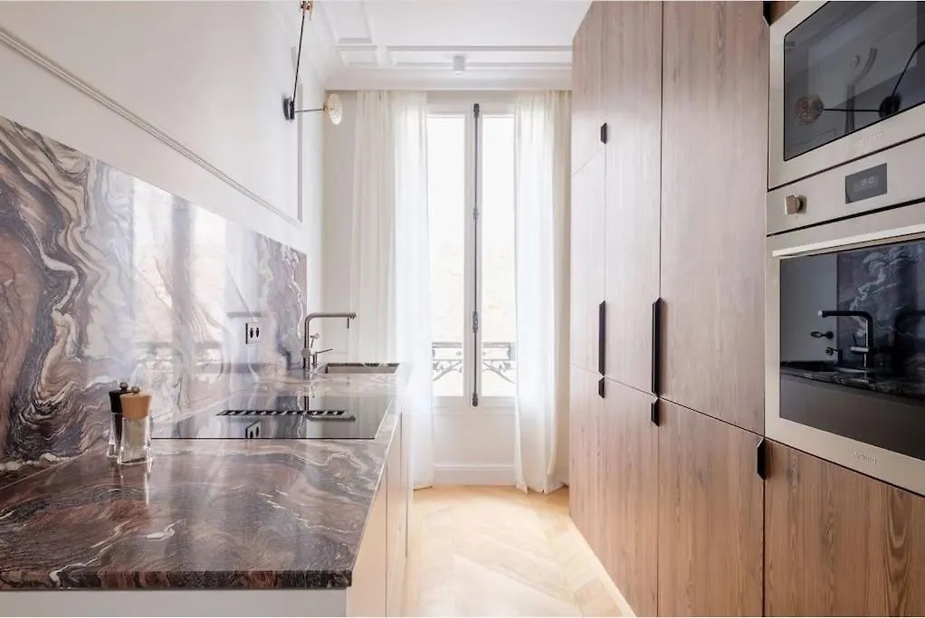 Haussmannien Luxe - 2 Chambres, Champs-elysees Daire Paris